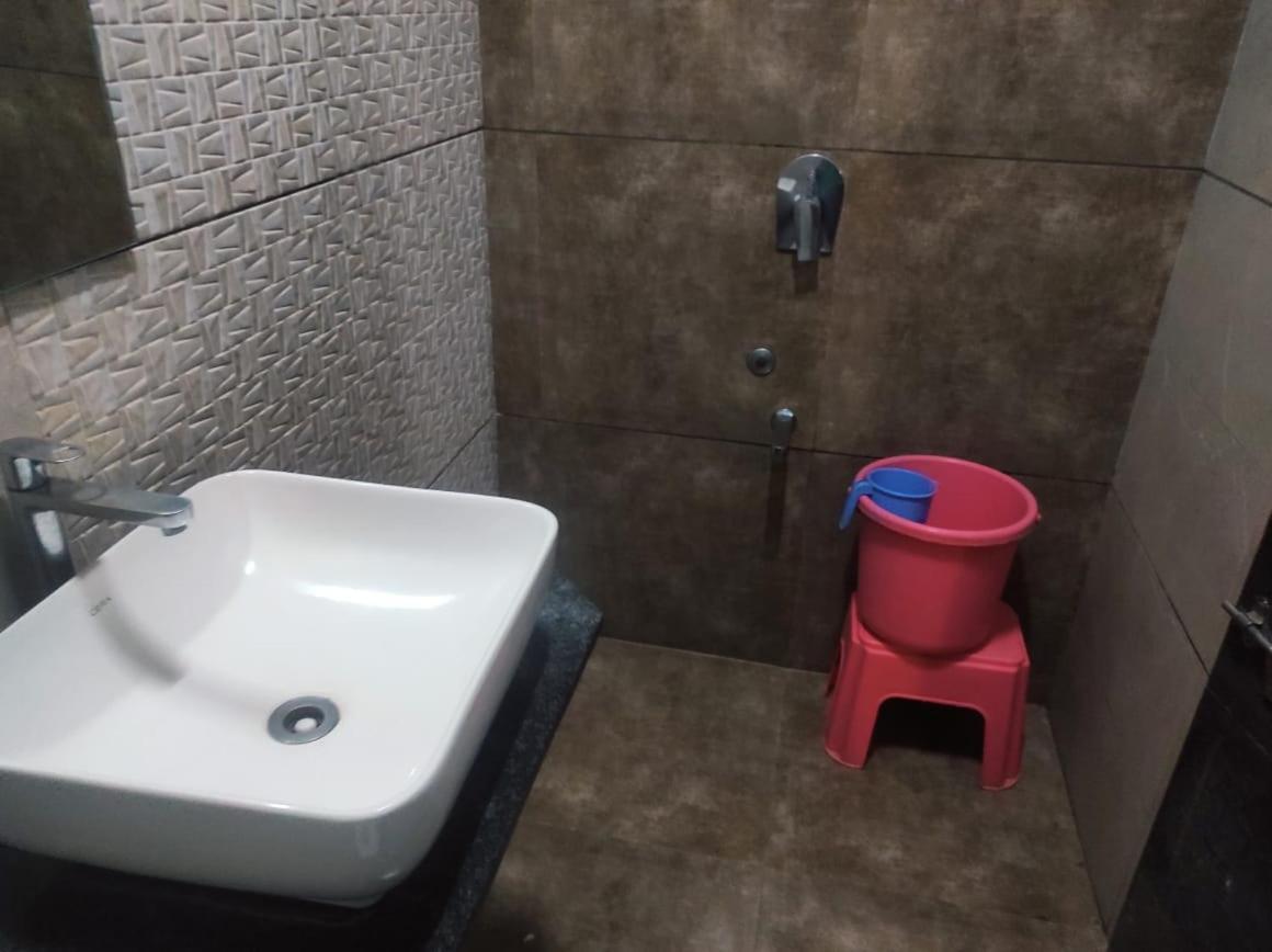 Hotel Vrindavan Deluxe Kolhapur Exterior foto