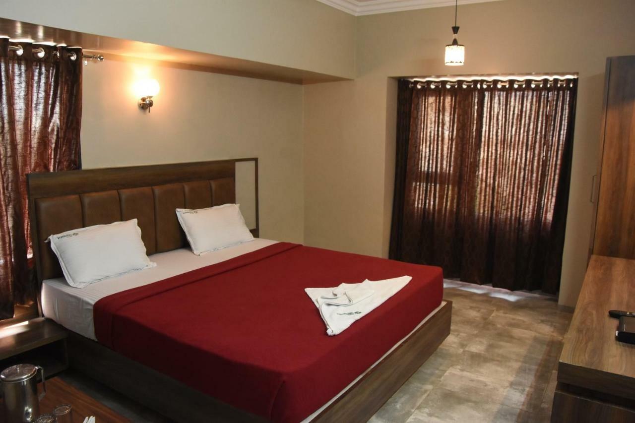 Hotel Vrindavan Deluxe Kolhapur Exterior foto