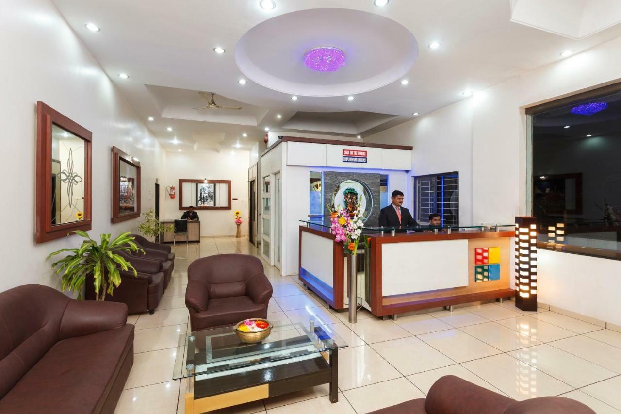 Hotel Vrindavan Deluxe Kolhapur Exterior foto