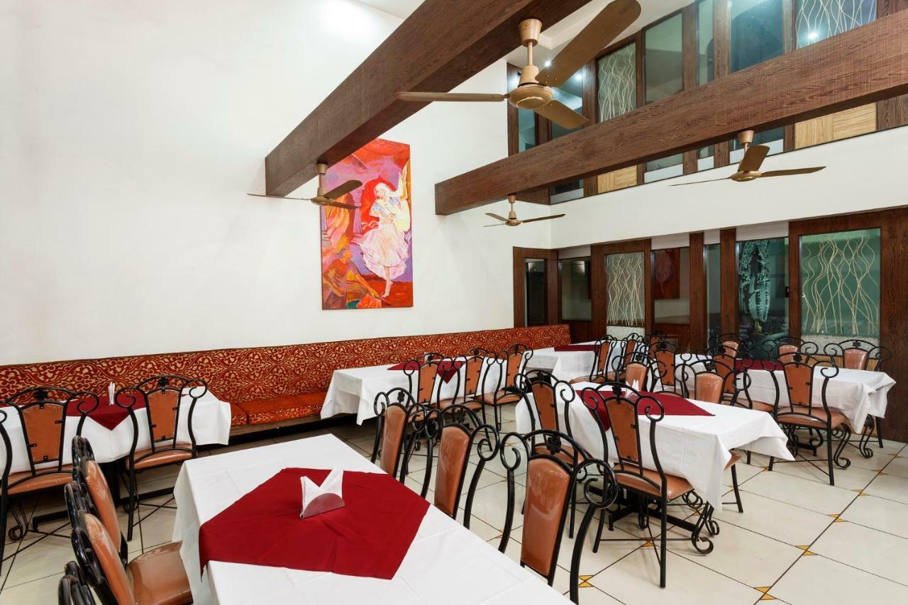 Hotel Vrindavan Deluxe Kolhapur Exterior foto